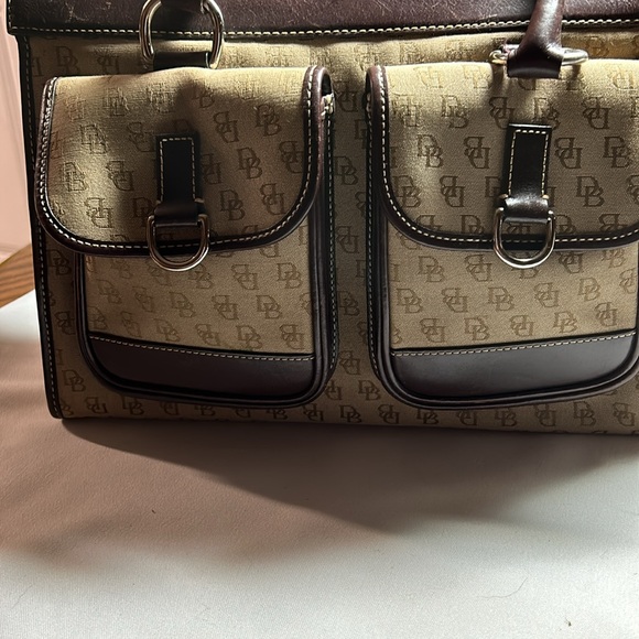 Dooney Bourke cloth and leather purse brown/tan with DB, make up bag/strap.Nice. - Picture 10 of 10
